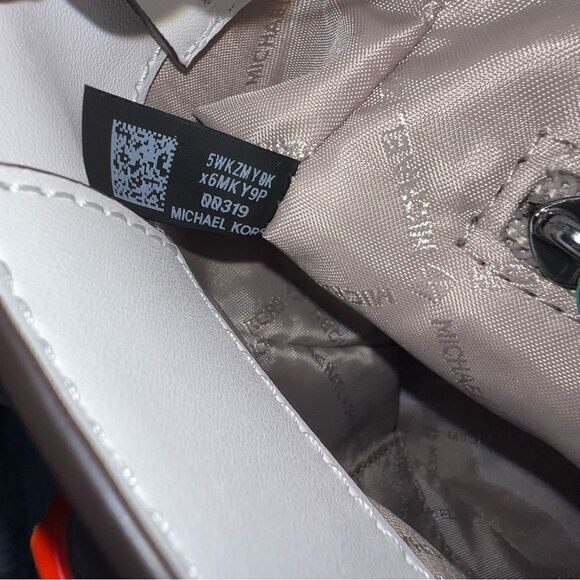 MICHAEL KORS Manhattan Medium Contrast-Trim Leather Satchel. - Picture 13 of 16